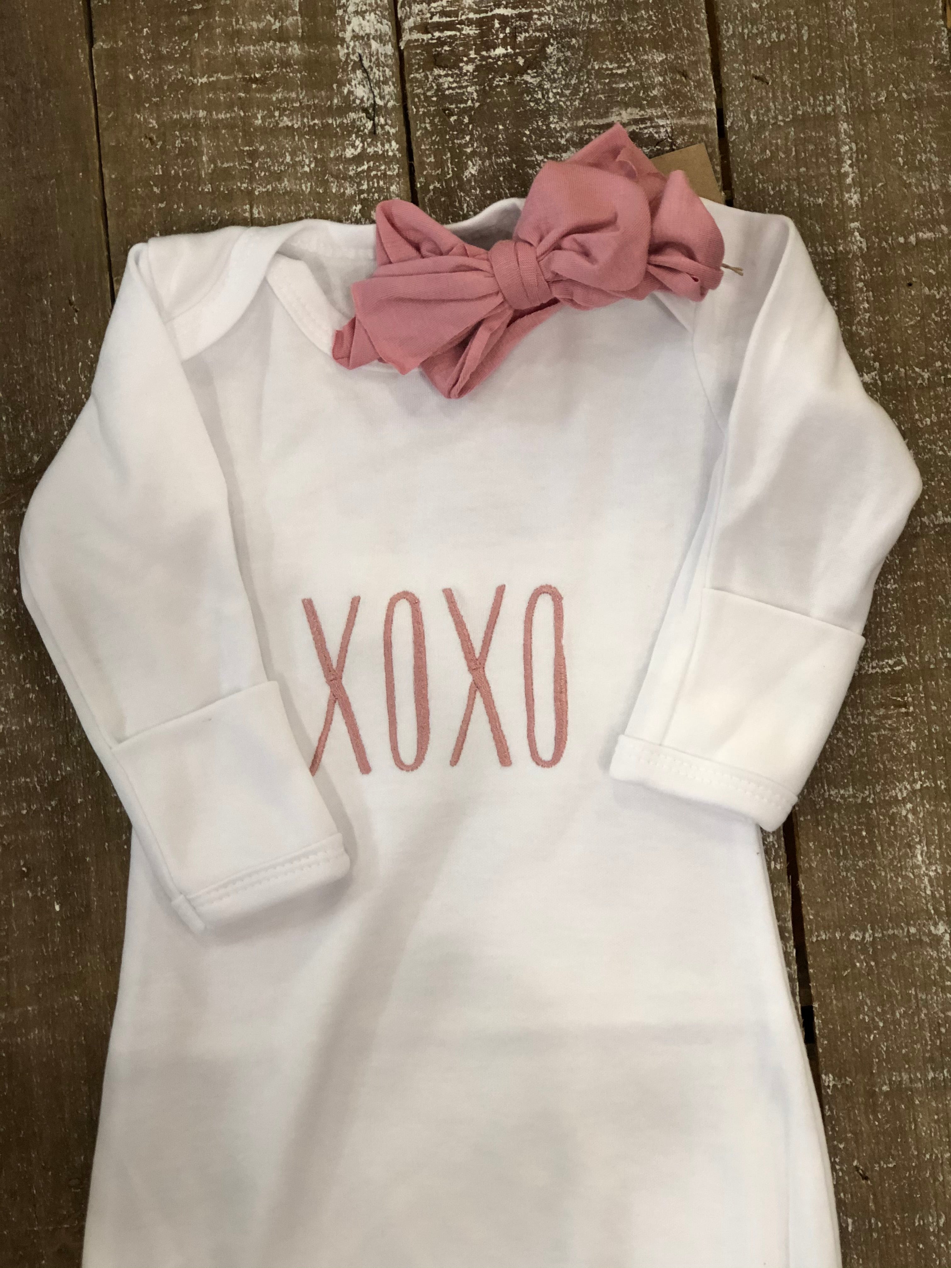 XOXO Baby Gown Bow Set