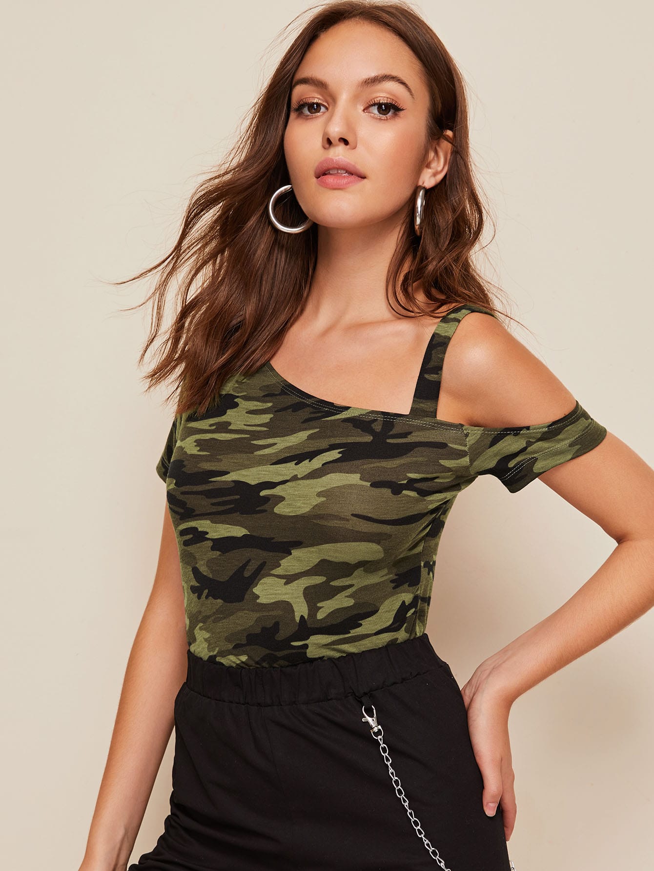 Asymmetrical Neck Camo Print Fitted Tee