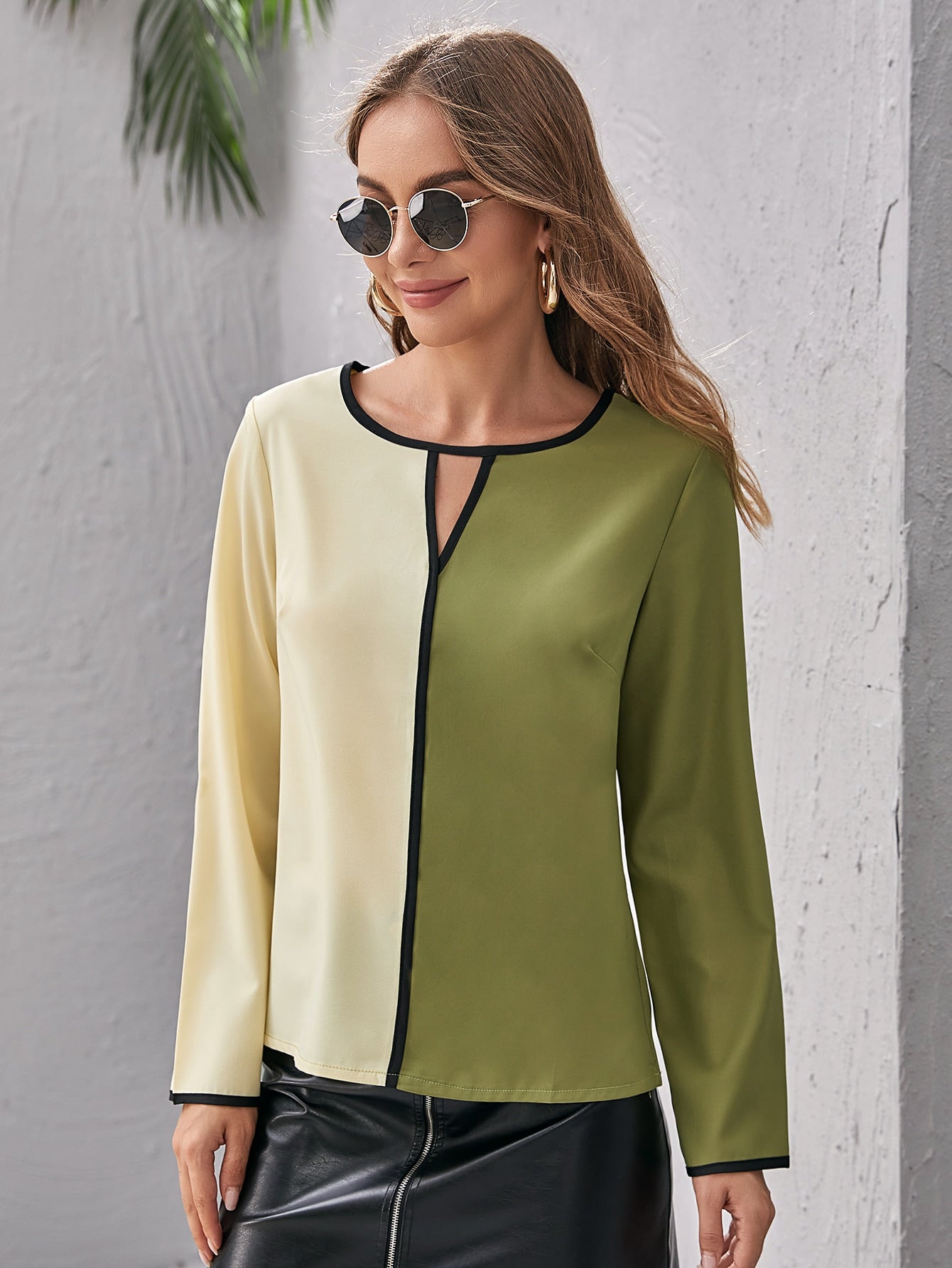 Color Block Keyhole Neckline Top