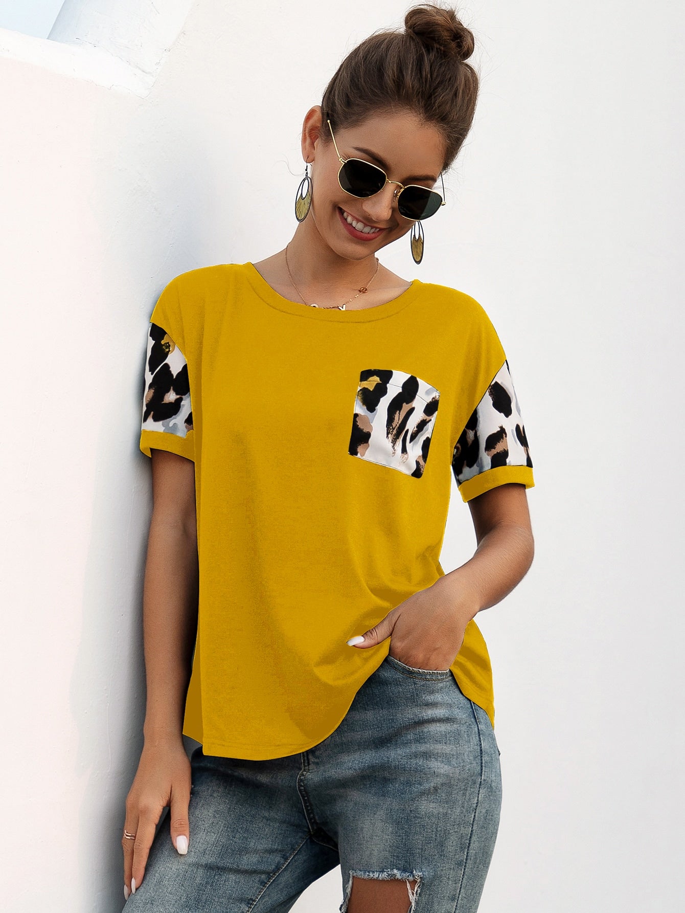 Colorblock Pocket Front Round Neck Tee