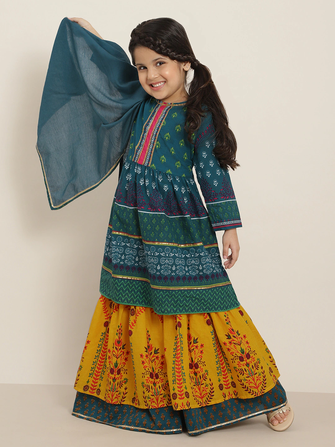 Girls Green & Mustard Yellow Printed Kurta Set