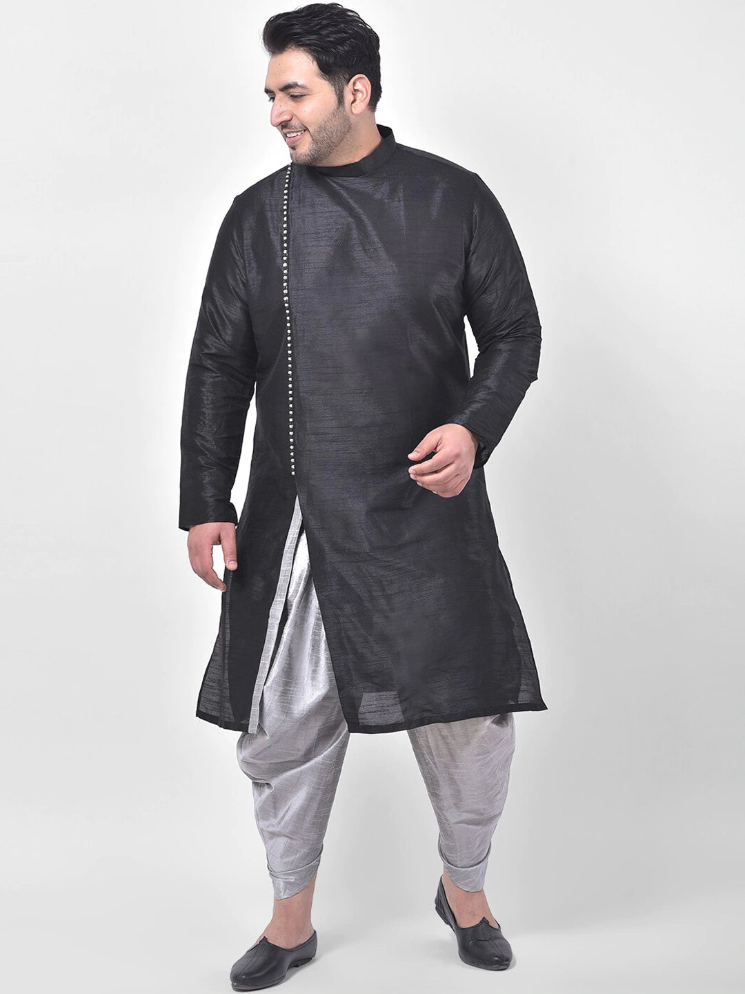 Men Black & Silver-Toned Solid Kurta Set