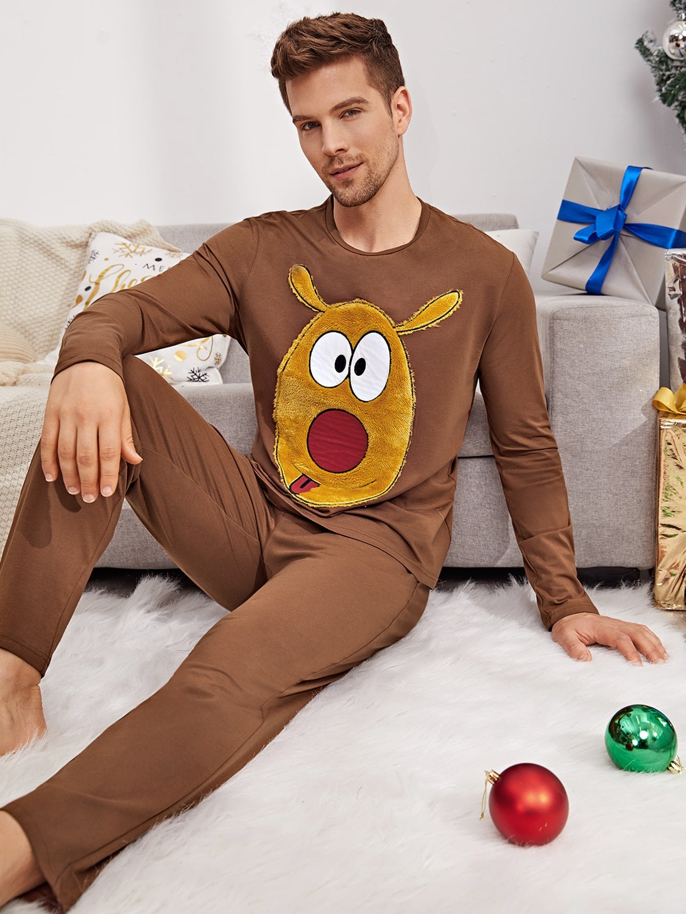 Men Cartoon Print Tee & Pants PJ Set