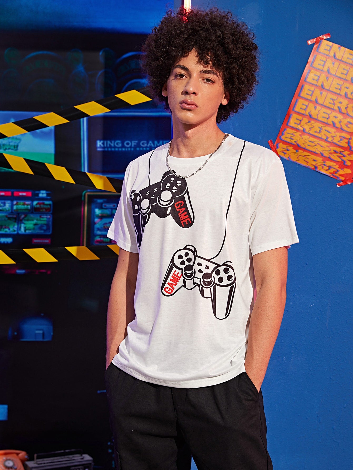 Men Game Console & Letter Graphic Tee