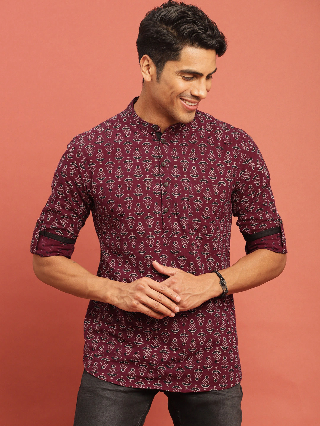 Men Maroon & Black Straight Kurta