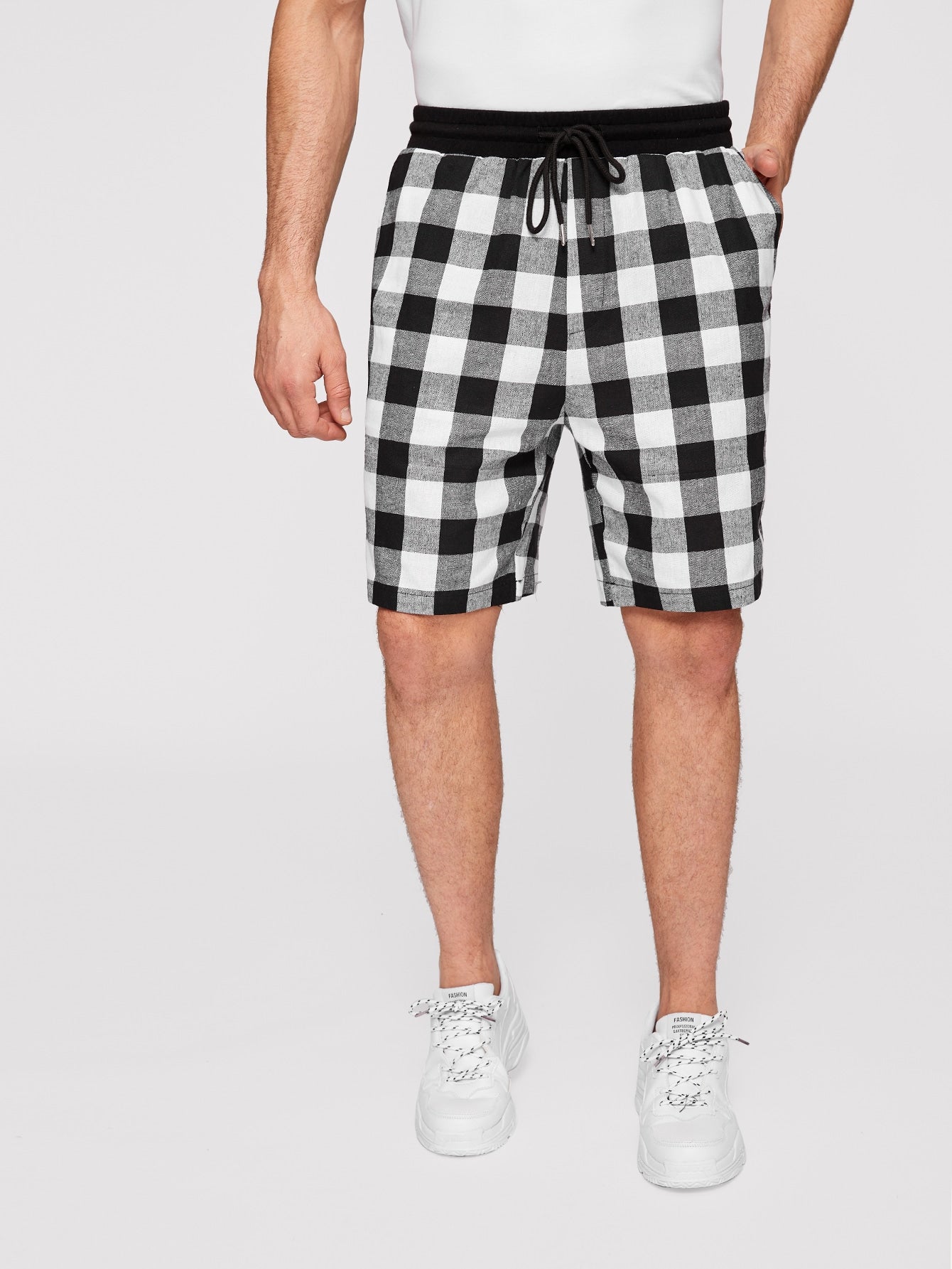 Men Solid Drawstring Waist Gingham Shorts