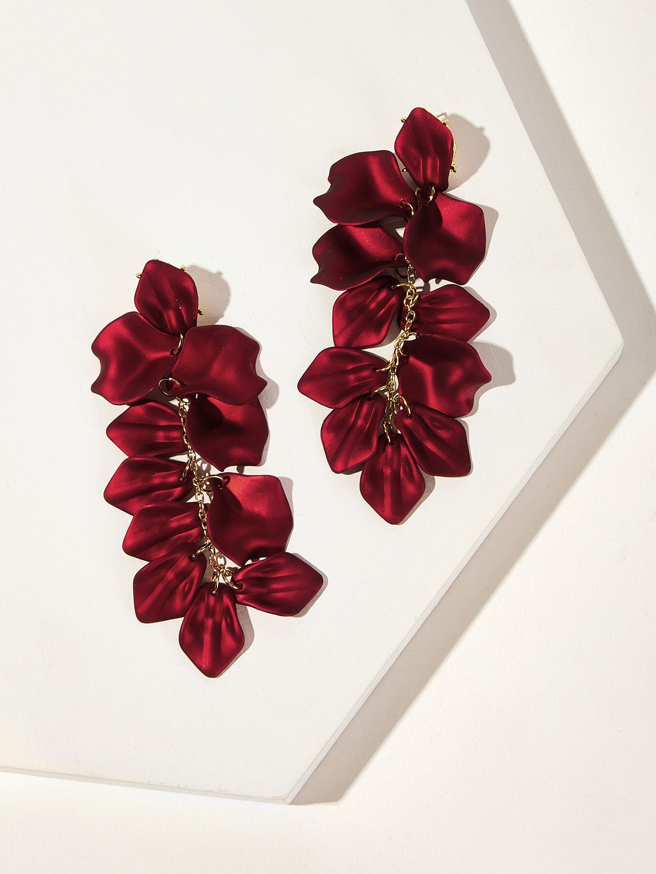 Petal Detail Drop Earrings 1pair