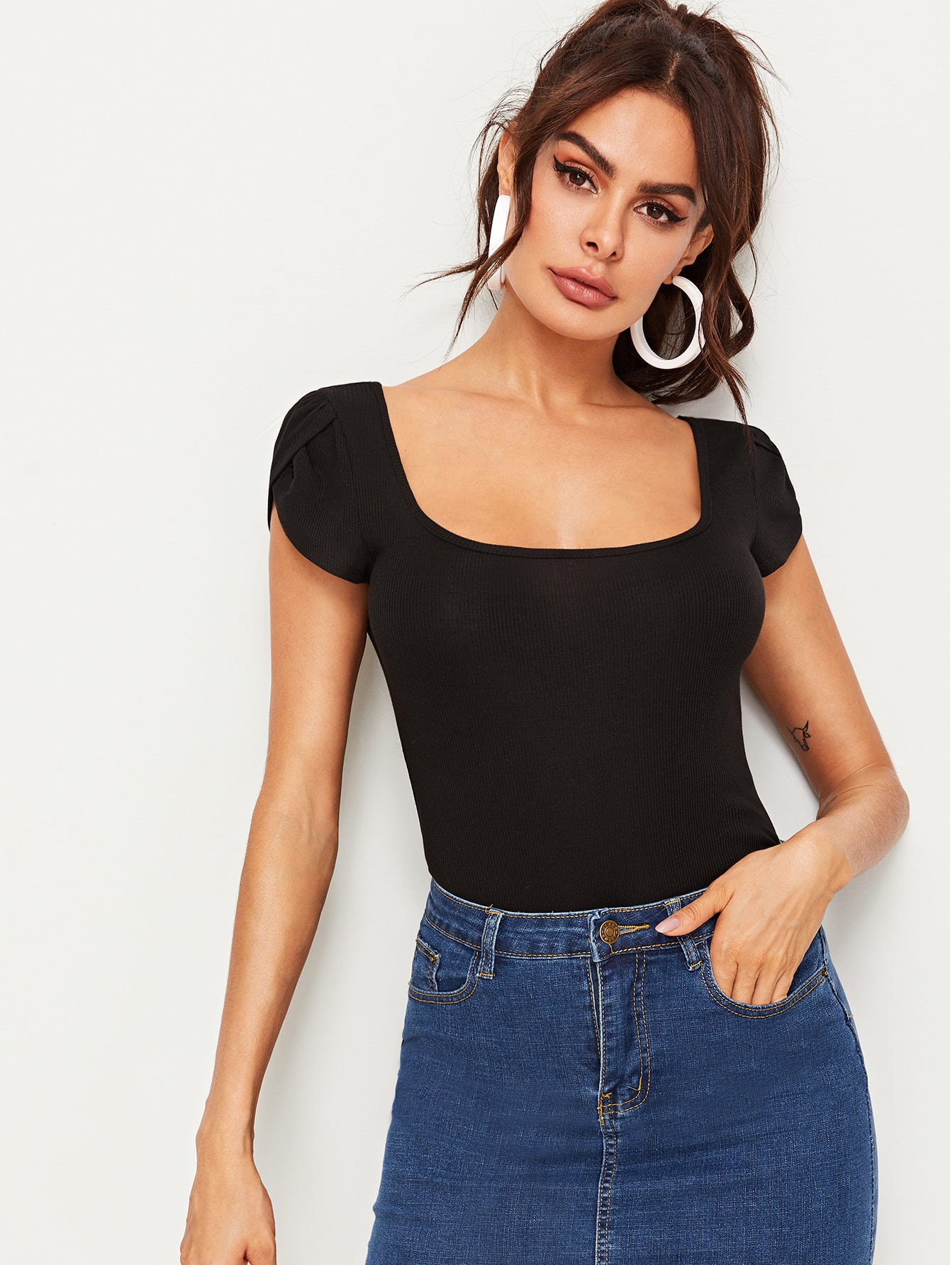 Petal Sleeve Rib-knit Fitted Tee