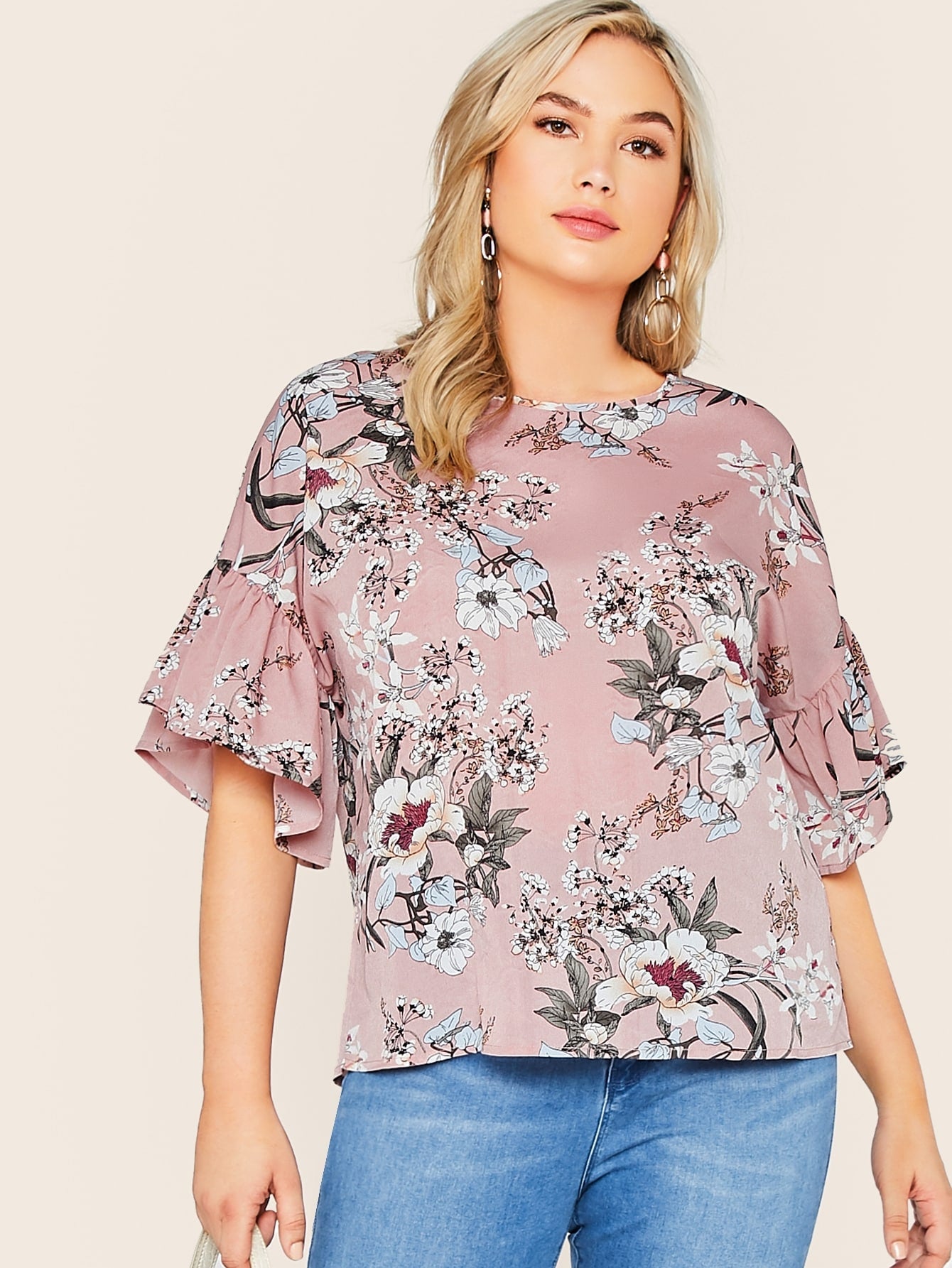 Plus Floral Print Flounce Sleeve Keyhole Back Top