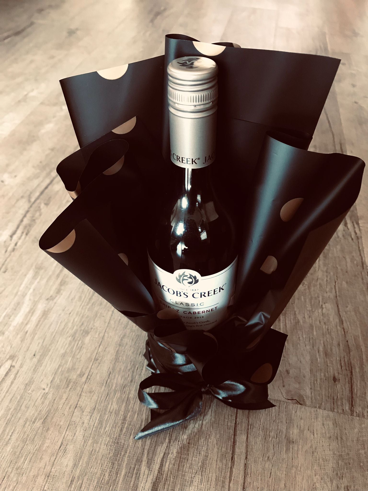 Jacobs Creek Wine & Chocolate Gift Set