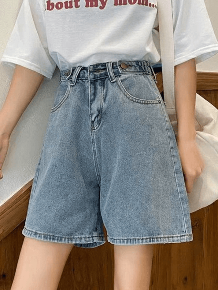 Buttoned Blue Wash Denim Shorts