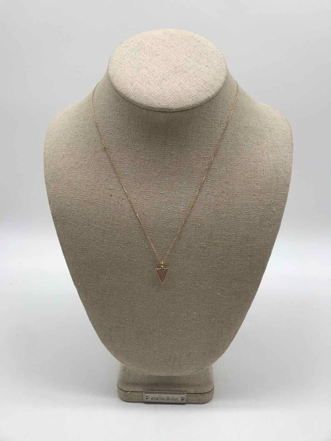 14 kt Yellow Gold Diamond Delicate Necklace