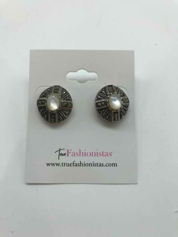 925 Silver Moonstone Stud Earring