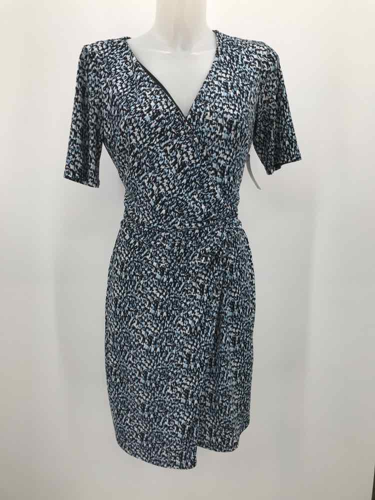 Ann Taylor Blue Size Small P Printed Knee Length Wrap Dress