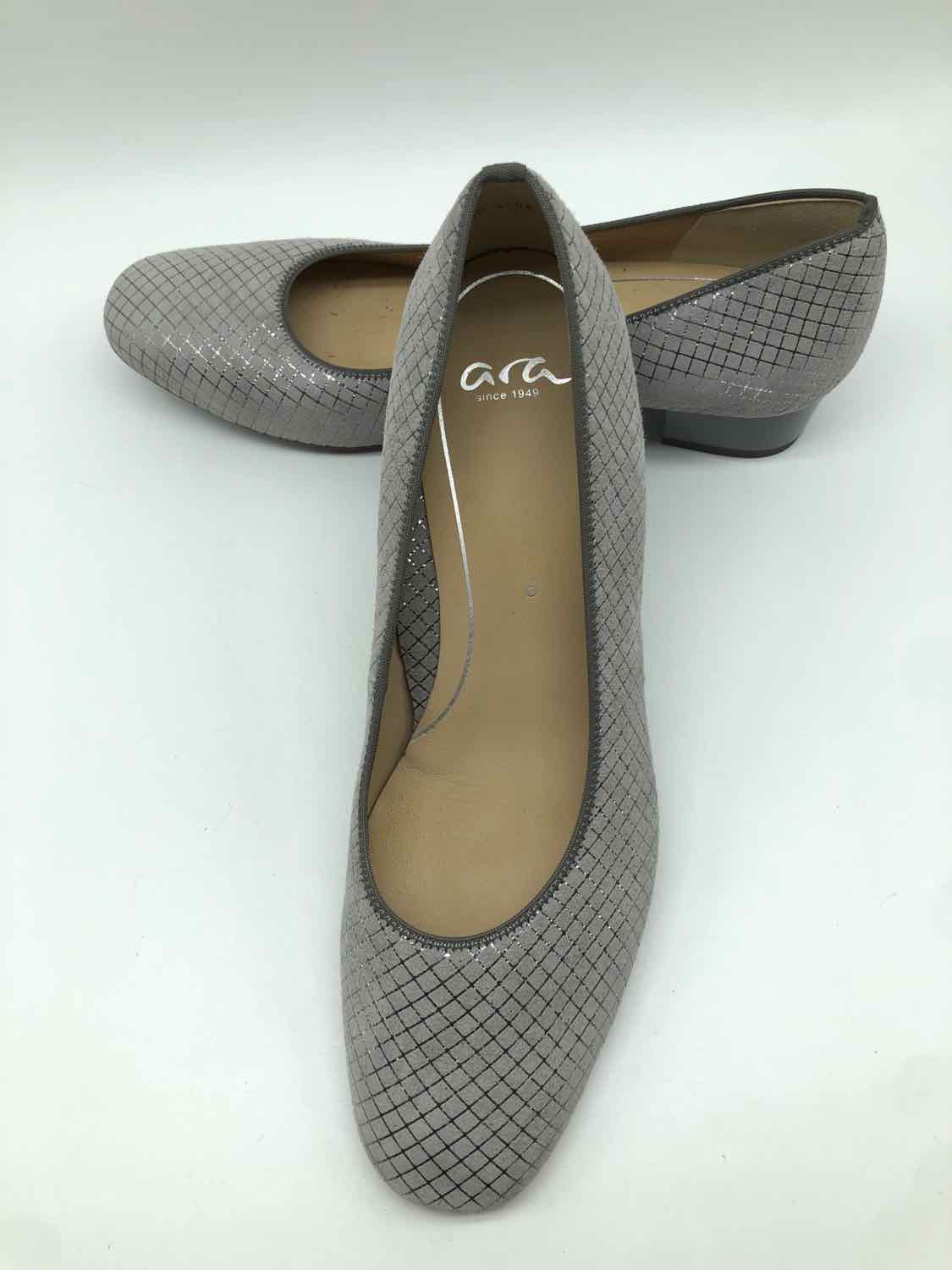 Ara Grey Size 9 Pump Heels