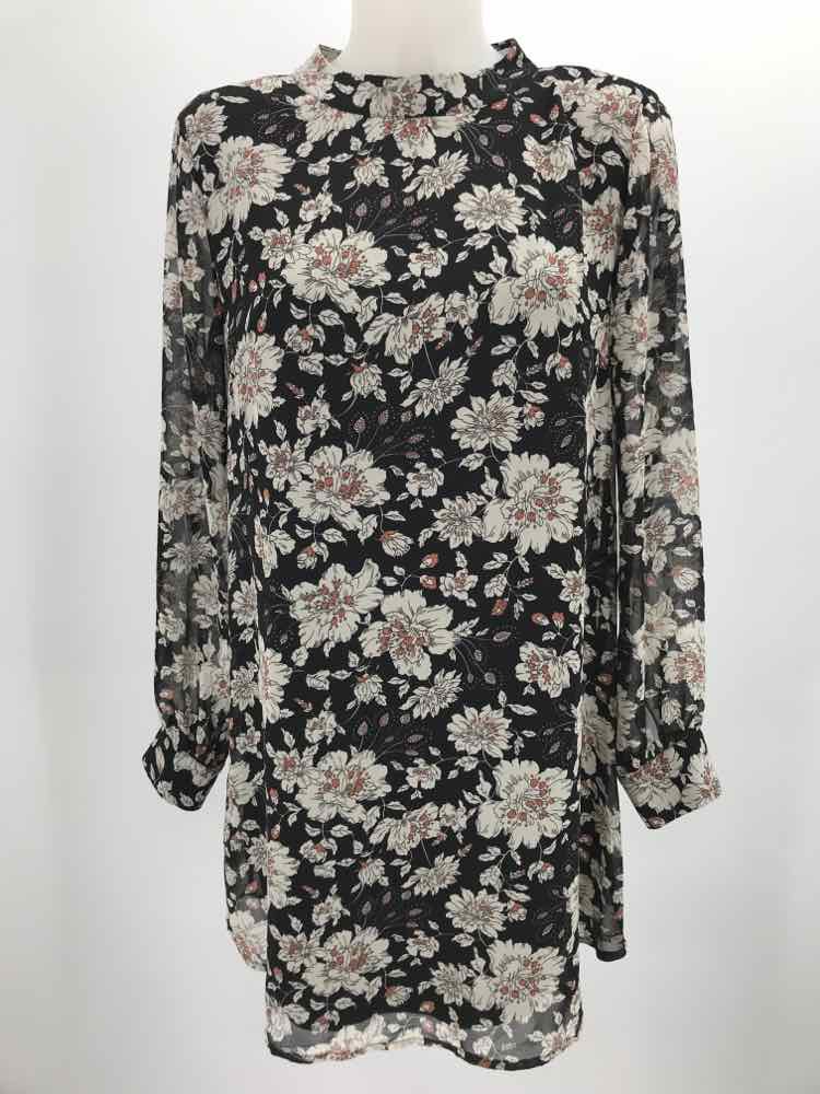 ASTR Black Size Small Polyester Floral Open Back Knee Length Long Sleeve Dress