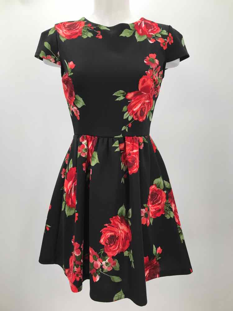 B. Darlin Black Size 10 Floral Flare Short Short Sleeve Dress