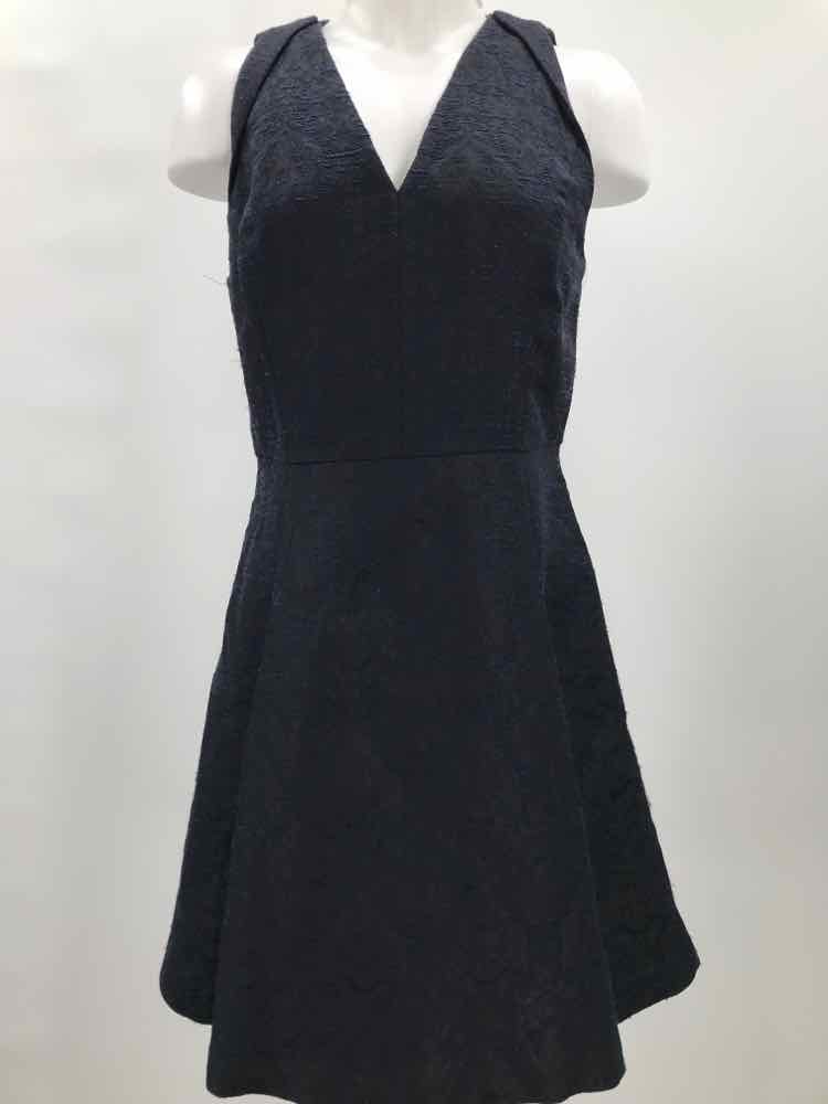 Banana Republic Navy Size 8 Embroidered Knee Length Sleeveless Dress