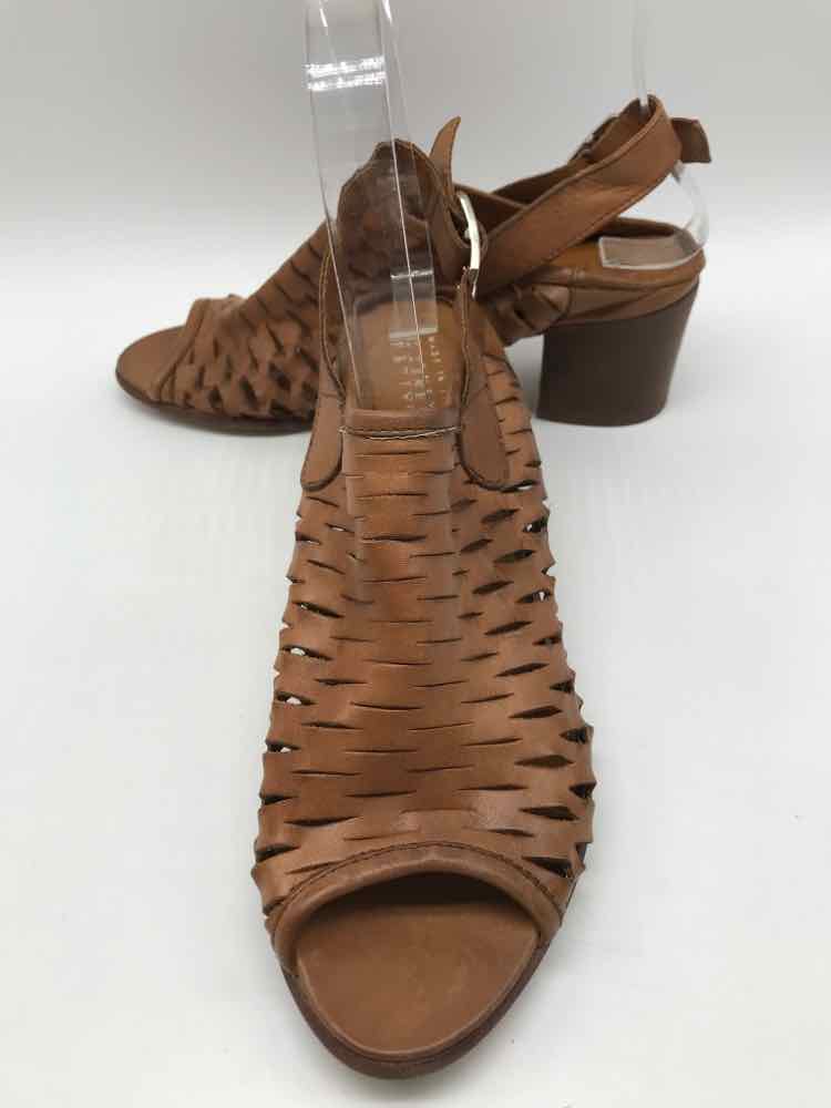 Barney's New York Brown Size 7 Strappy Sandals