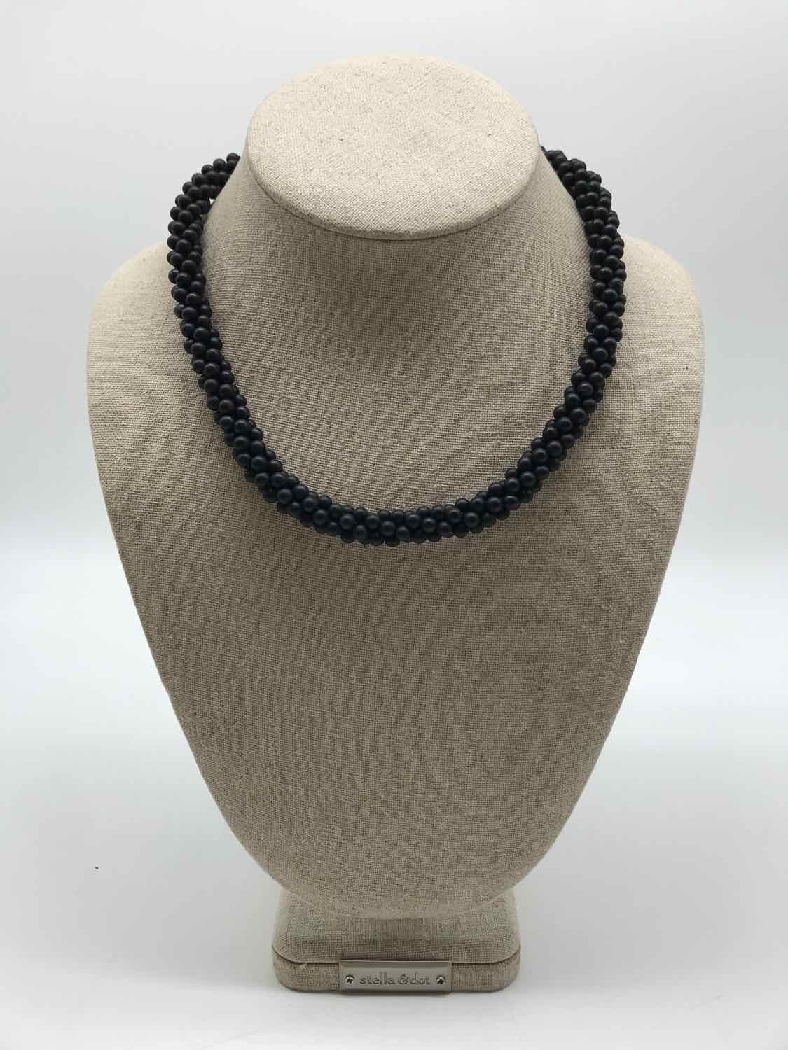 Black Beaded Beaded Necklace