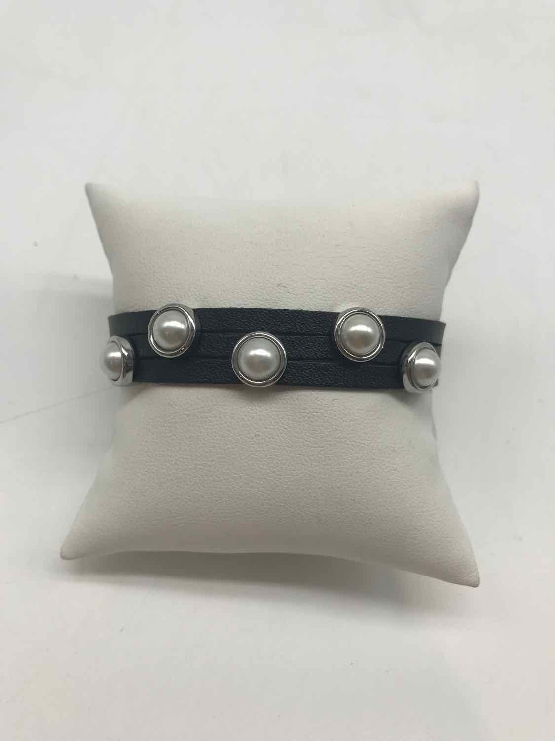 Black Faux Pearl Magnetic Bracelet