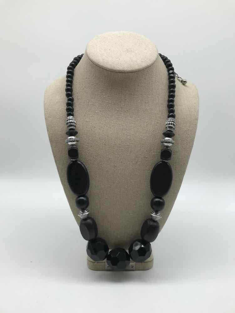 Black Wood Chunky Necklace