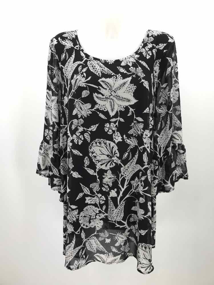 Blu Pepper Black Size Large Floral Bell Sleeve Blouse