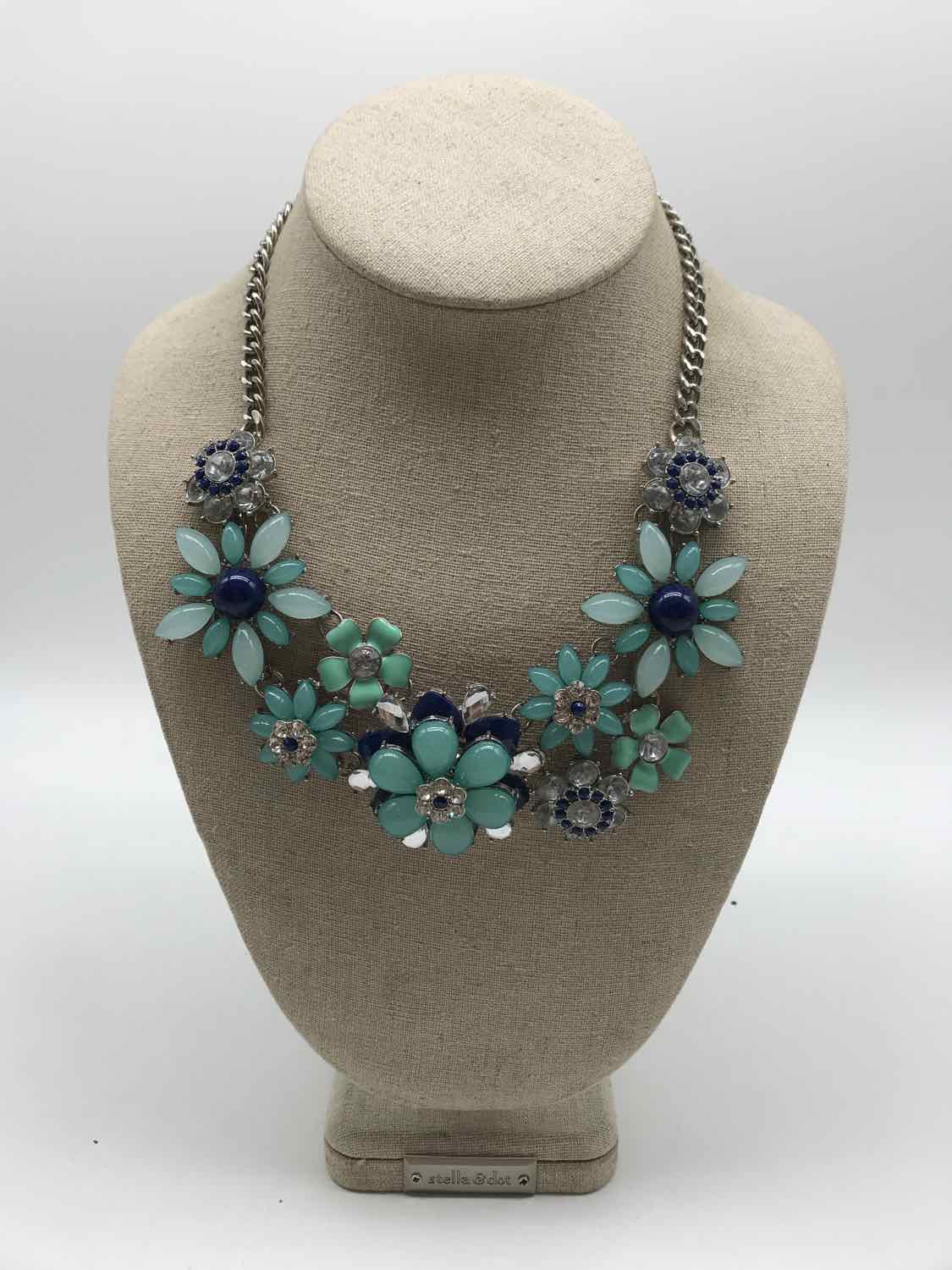 Blue Flower Chunky Necklace