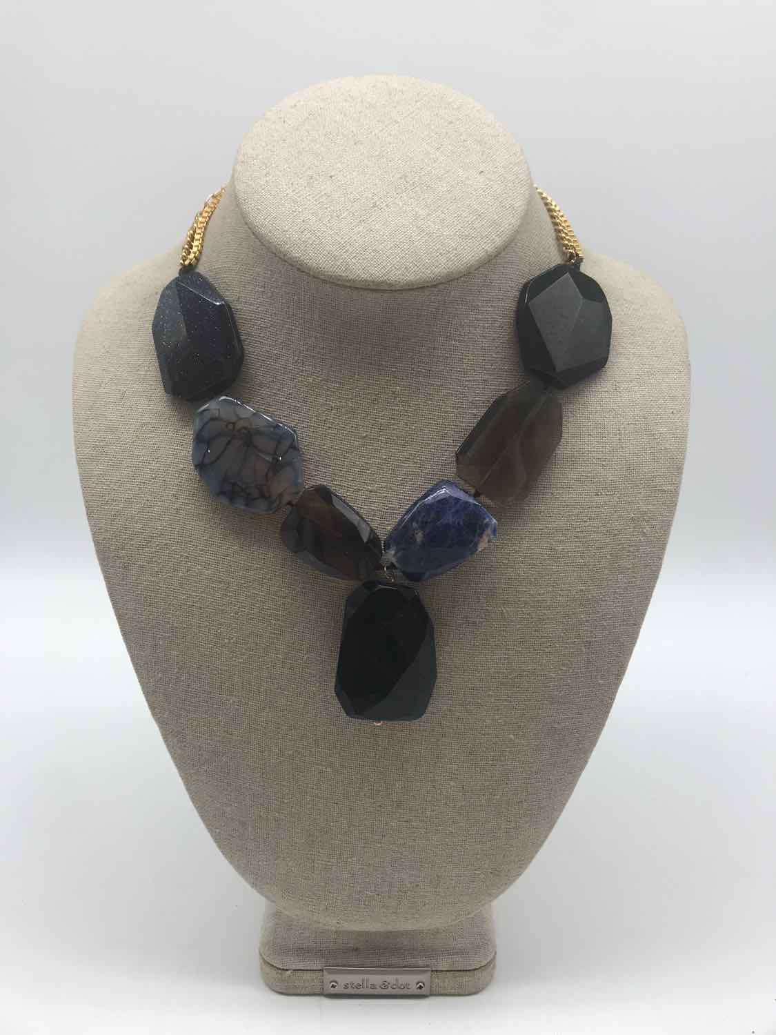 Blue Stone Stone Necklace