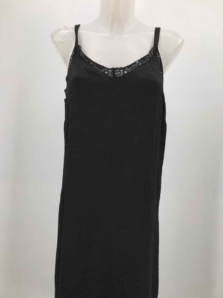 Bobeau Black Size Medium Midi Sleeveless Dress