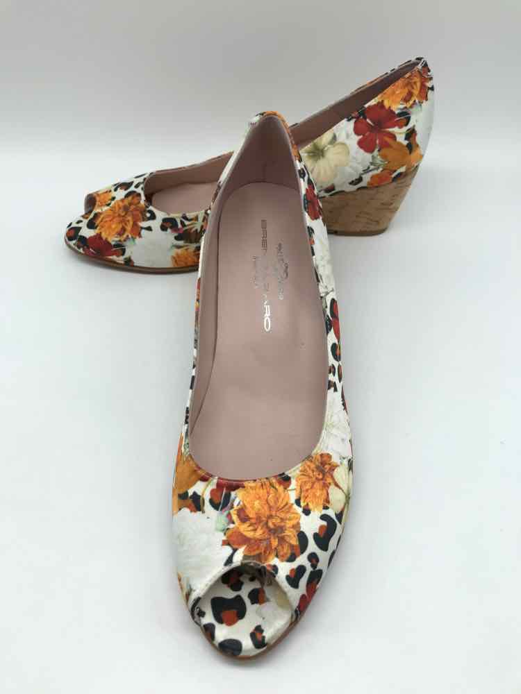 Brenda Zaro White Size 7.5 Floral Peep Toe Wedge