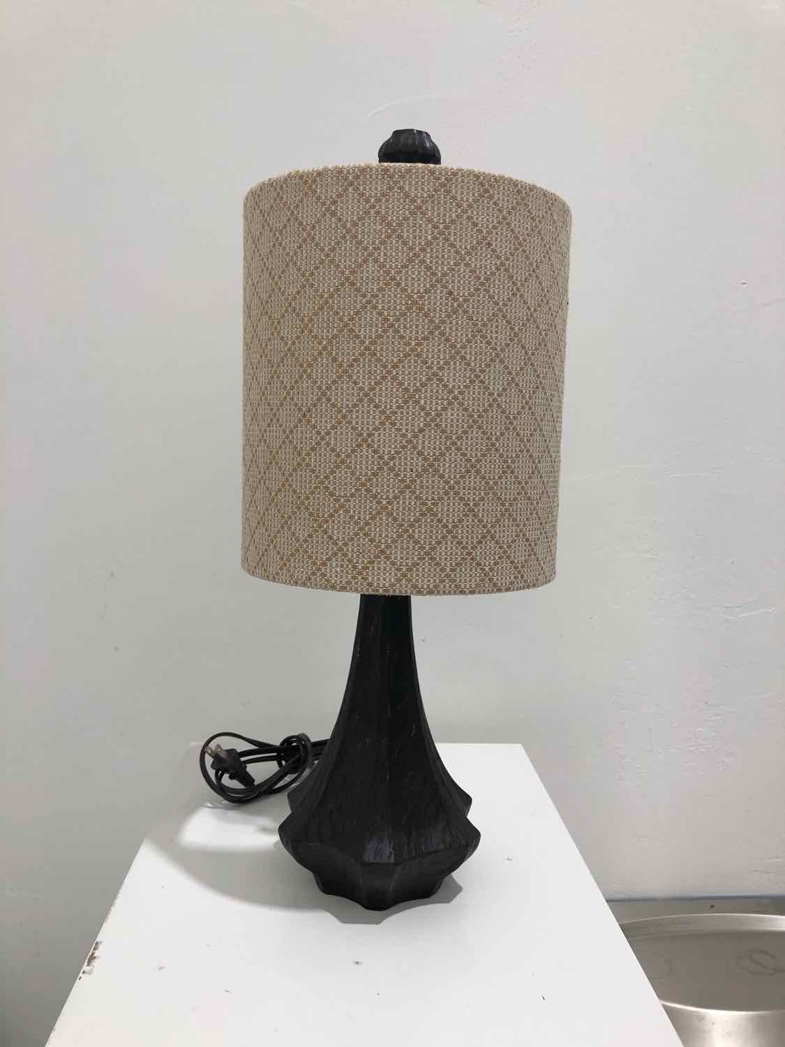 Brown Wood Grain Ribbed Accent Lamp