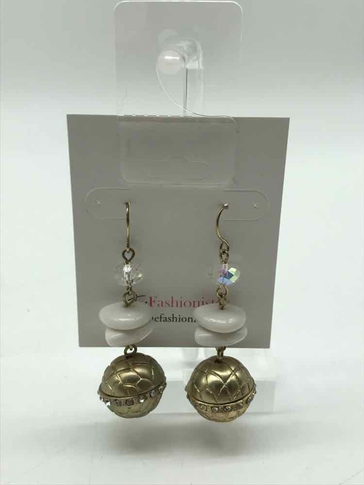 Buck Hill Cream Dangle Beaded Earrings