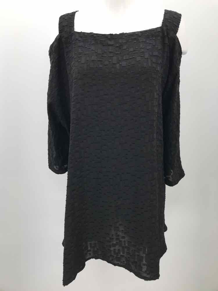 By JJ Black Size XL Polyester Open Shoulder Short Long Sleeve Dress