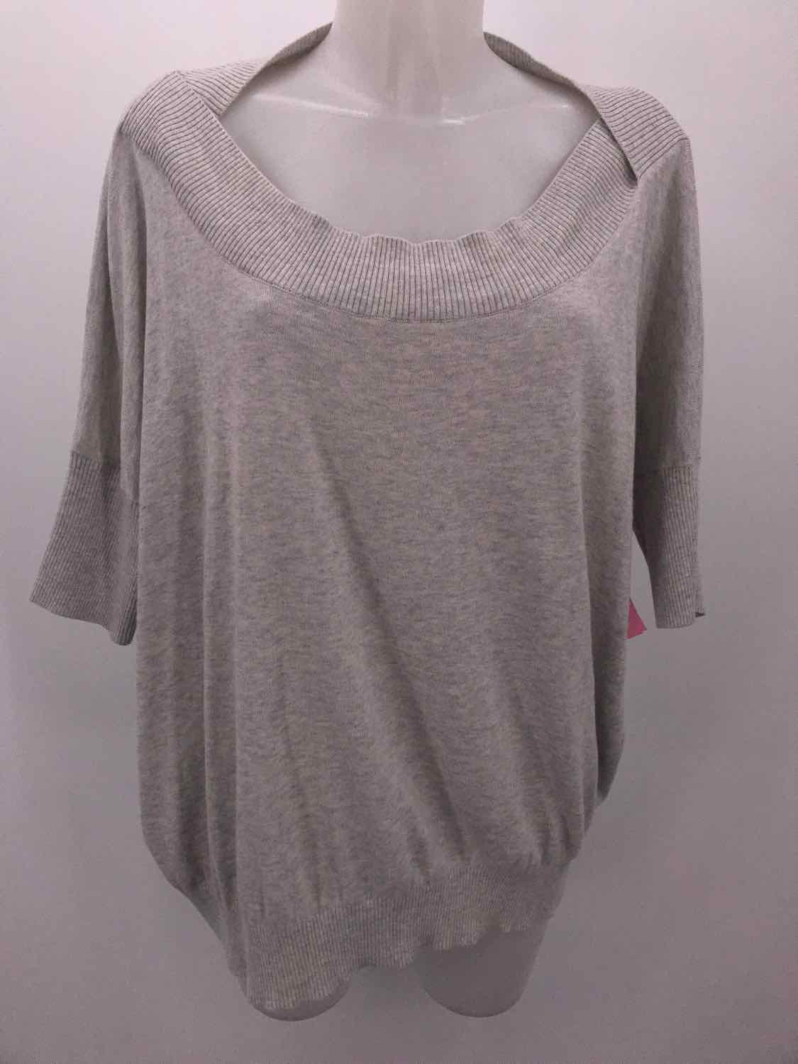 Cabi Grey Size Medium Short Sleeve Sweater