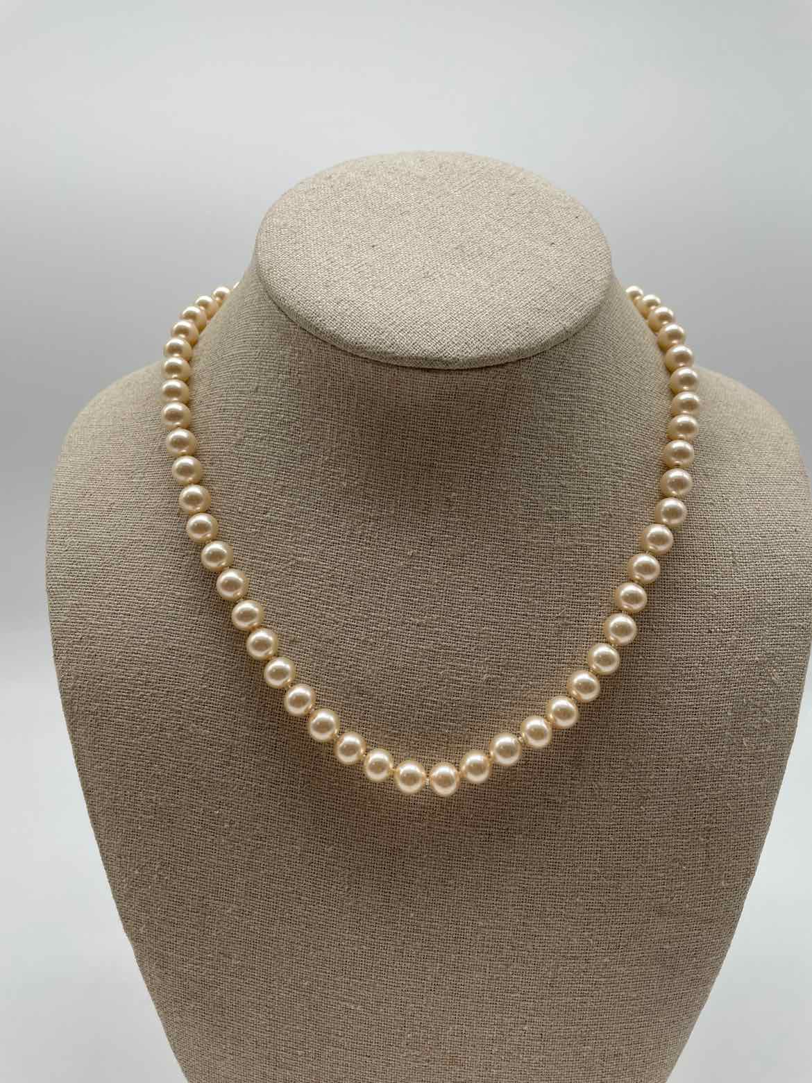 Capricho White Pearl Genuine Pearl