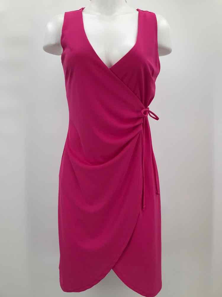 Cara Bella Pink Size Small Ruched Knee Length Wrap Dress