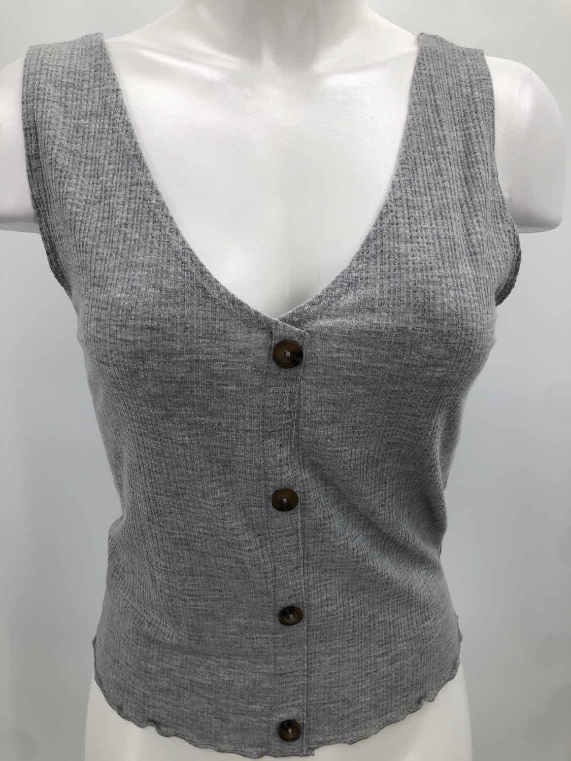 Caution to the Wind Grey Size Medium V Neck Sleeveless Top