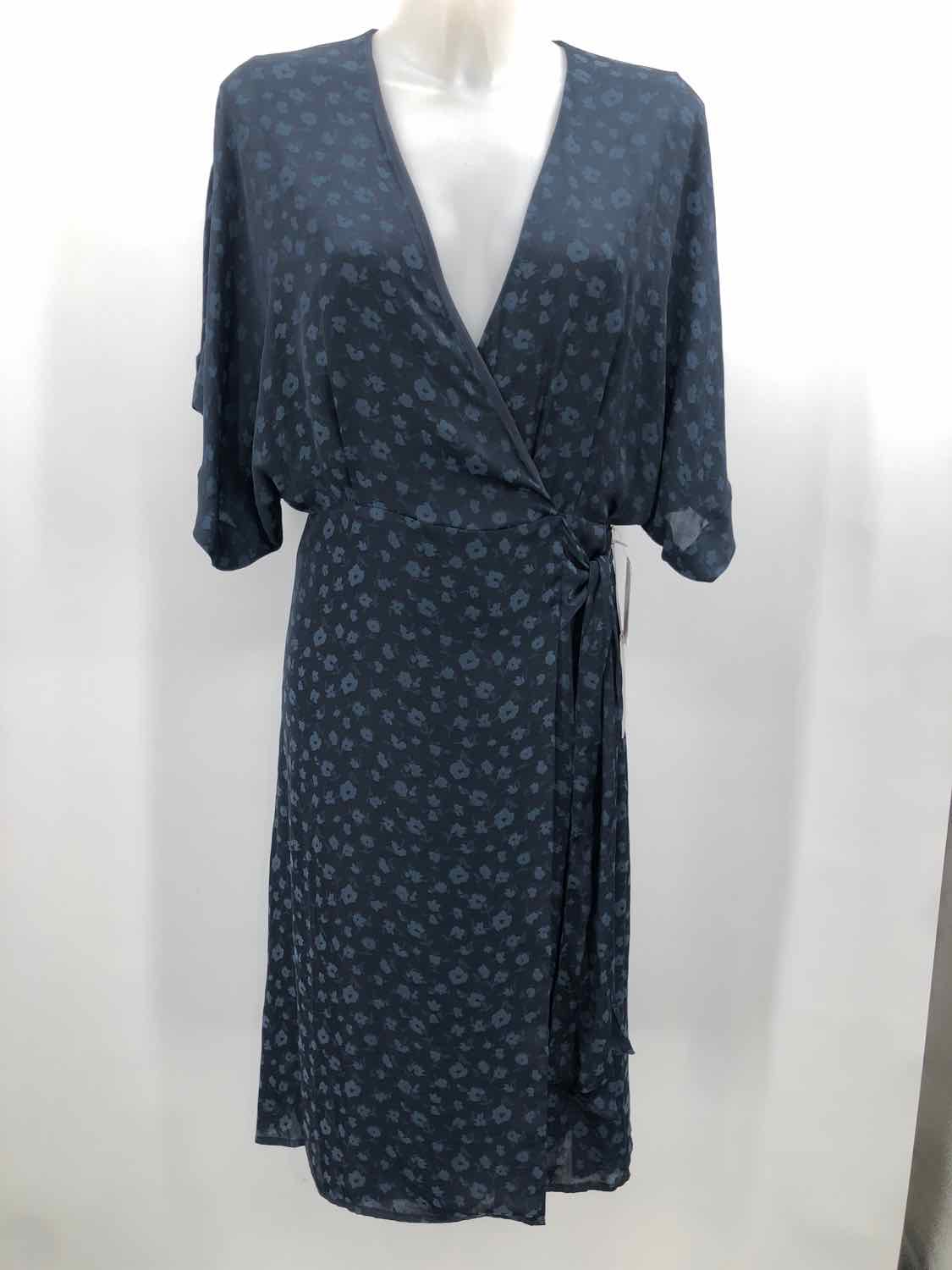 Chelsea 28 Navy Size Small Floral Midi Wrap Dress