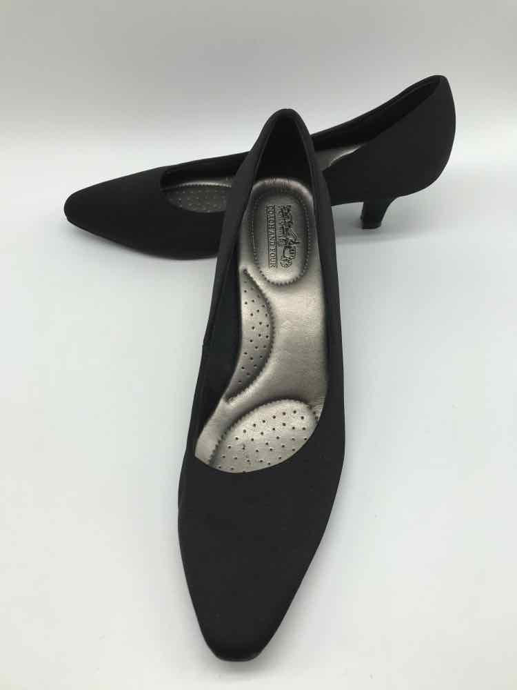 Coach And Four Black Size 9 Pointed Toe Kitten Heel