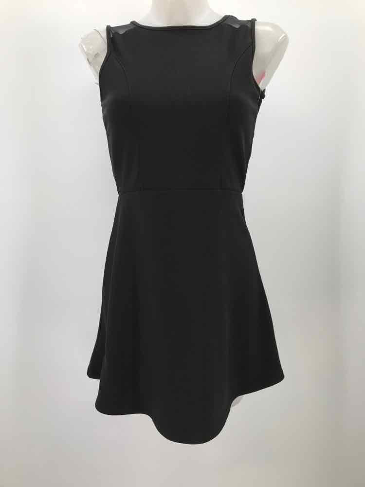 Color Story Black Size Small Mesh Short Sleeveless Dress