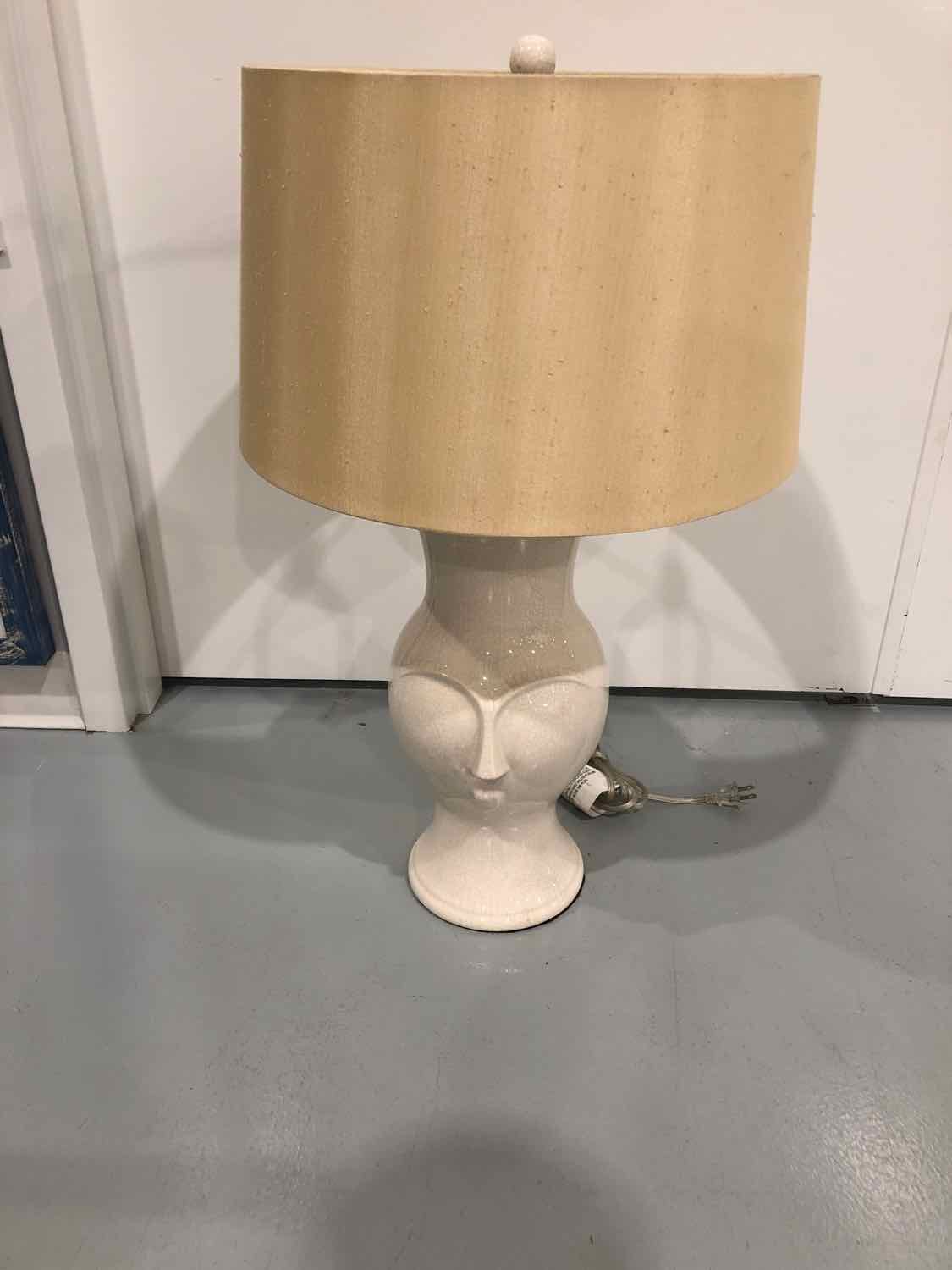 Cream Ceramic Cracle Face Table Lamp