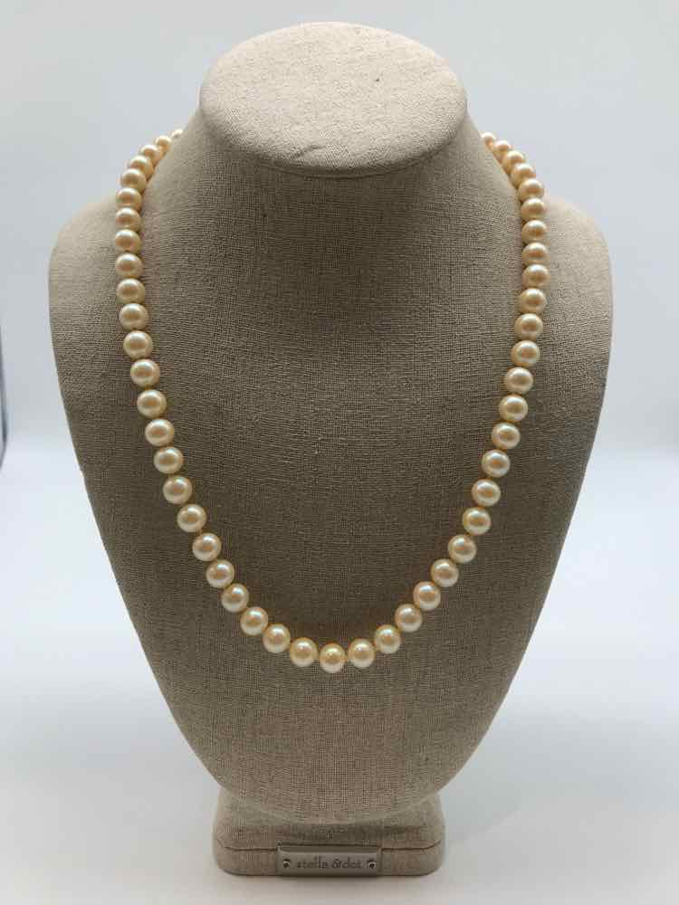 Cream Pearl Beaded Necklace