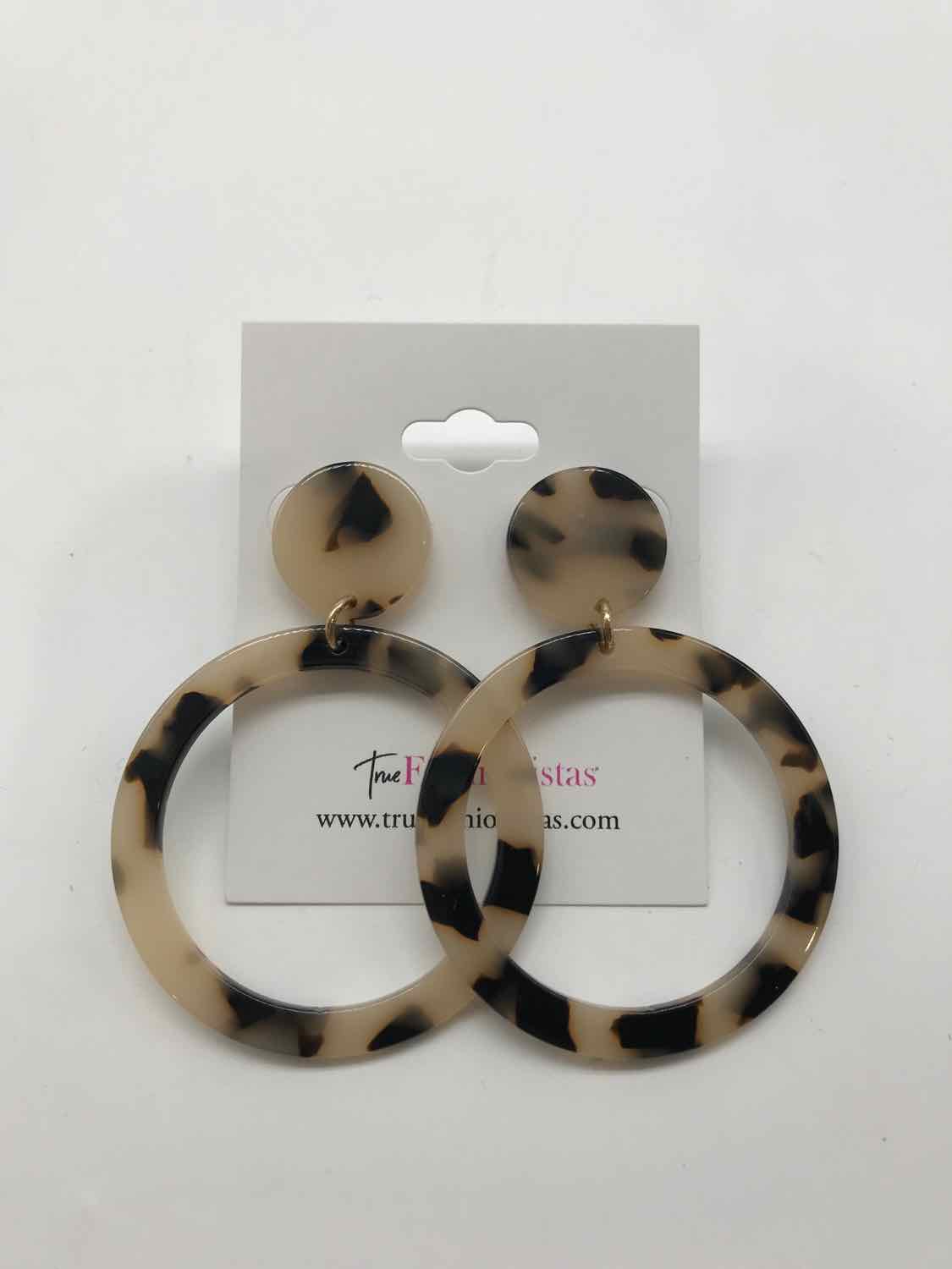 Cream Tortoise Circle Earring