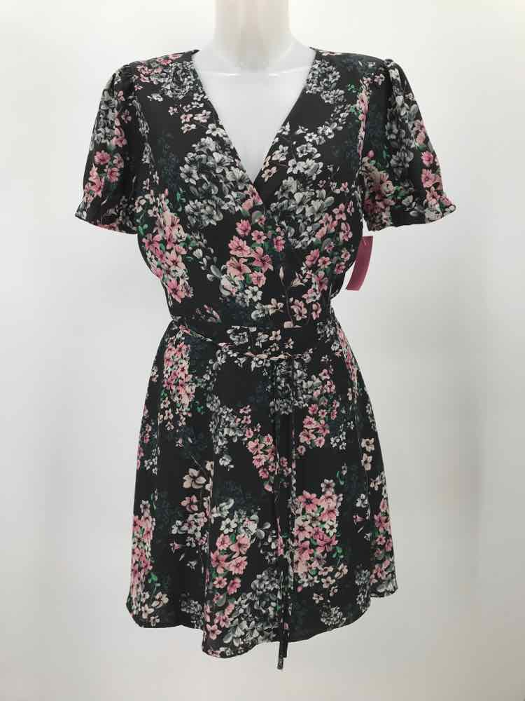 Cupcakes & Cashmere Black Size Medium Floral Short Sleeve Knee Length Wrap Dress