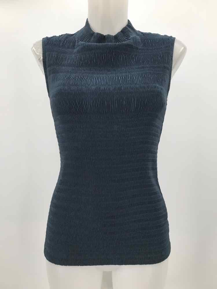 D. Exterior Navy Size Medium Ribbed Collared Sleeveless Top