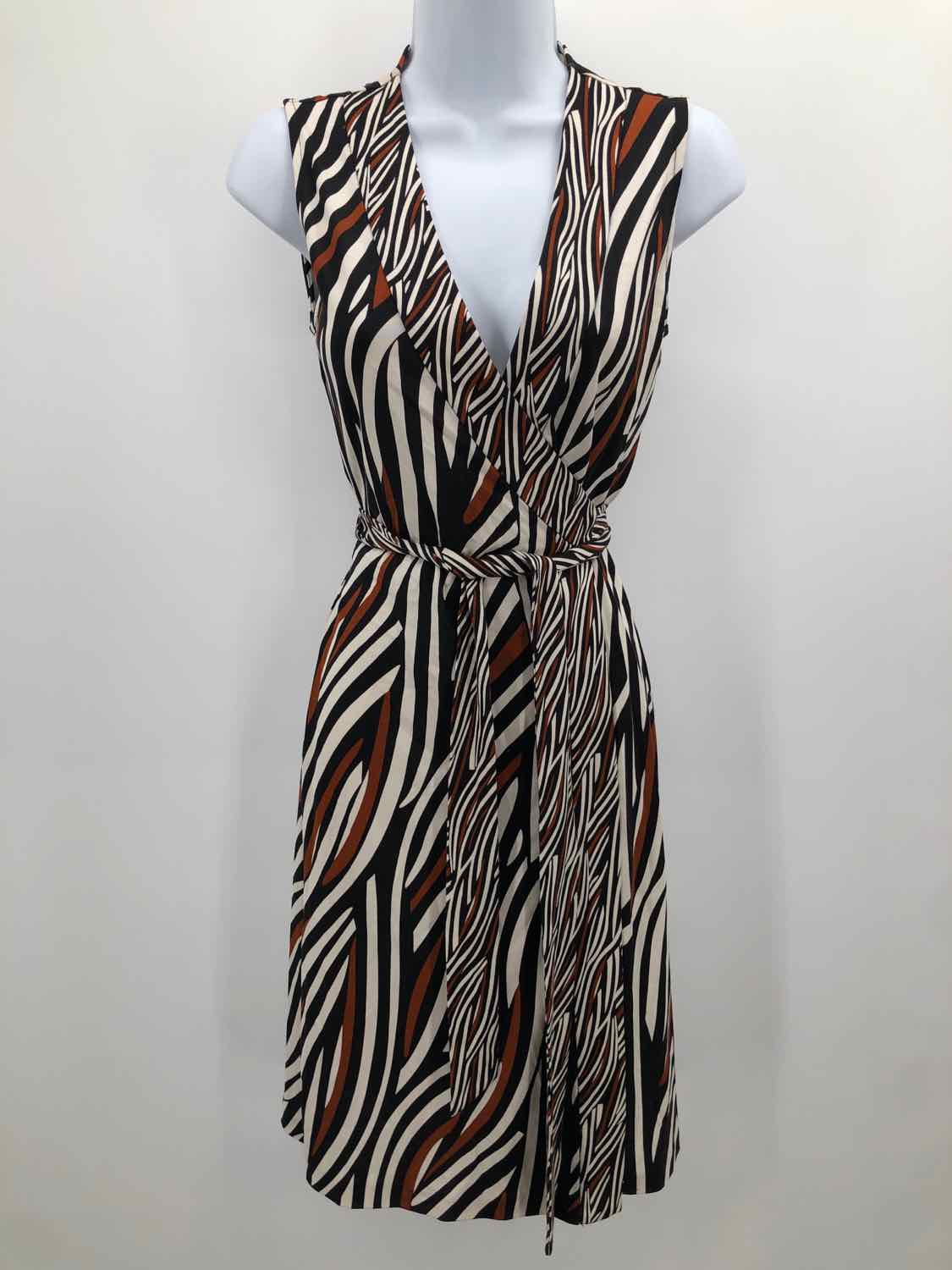 Diane Von Furstenberg Black Size 2 Printed Belted Knee Length Wrap Dress