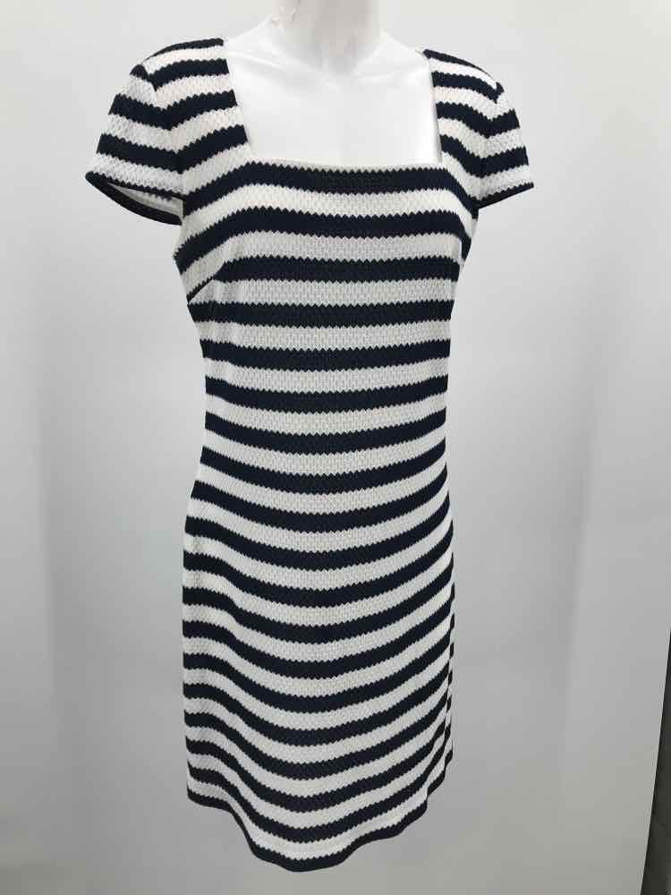 Diane Von Furstenberg White Size 10 Stripe Knee Length Short Sleeve Dress