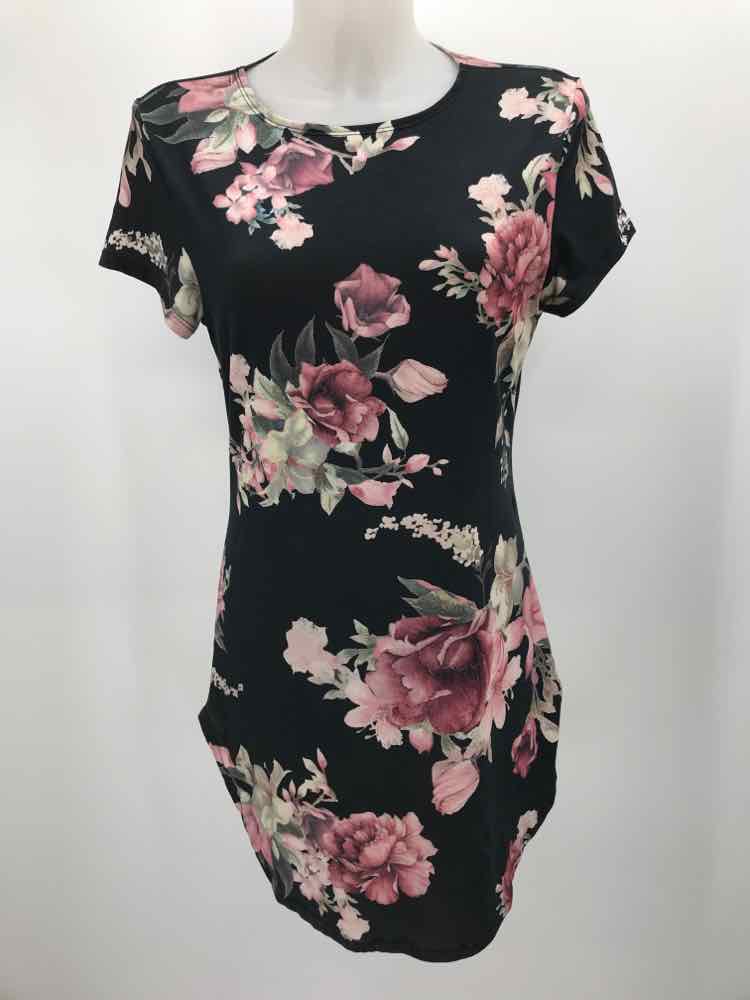 Dice Black Size XS Floral Knee Length Short Sleeve Dress