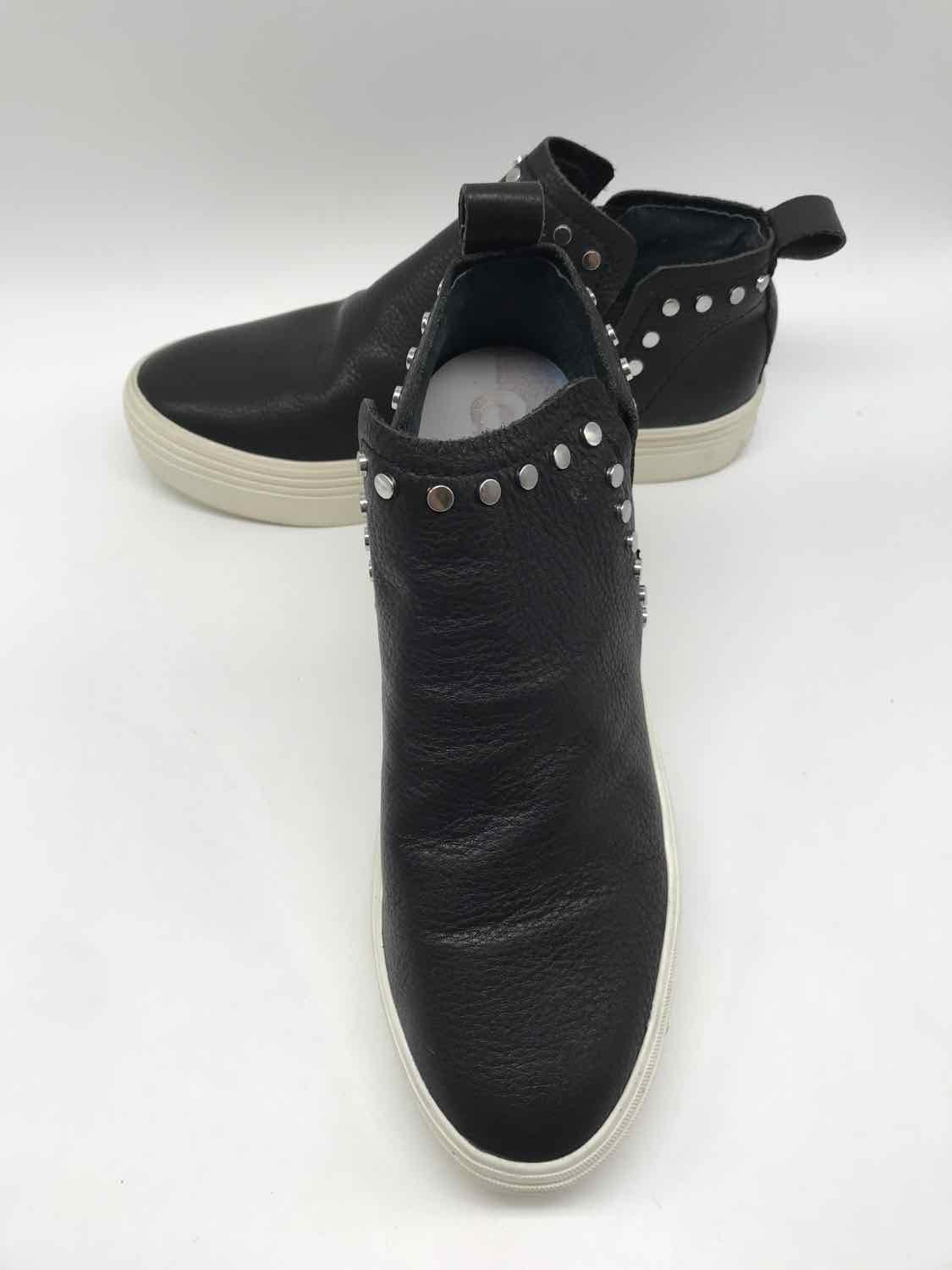 Dolce Vita Black Size 6 Studded Slip On Flats